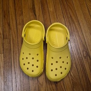 New Yellow Crocs Mens 8 Womens 10